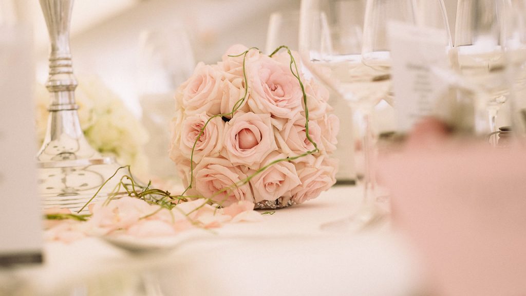 Agentur Perfect - Event- & Hochzeitsplaner in Österreich - gebundener Rosenstrauss für Ihre perfekte Hochzeit