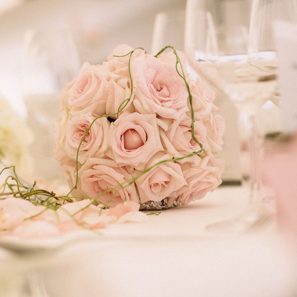 Agentur Perfect - Event- & Hochzeitsplaner in Österreich - gebundener Rosenstrauss für Ihre perfekte Hochzeit